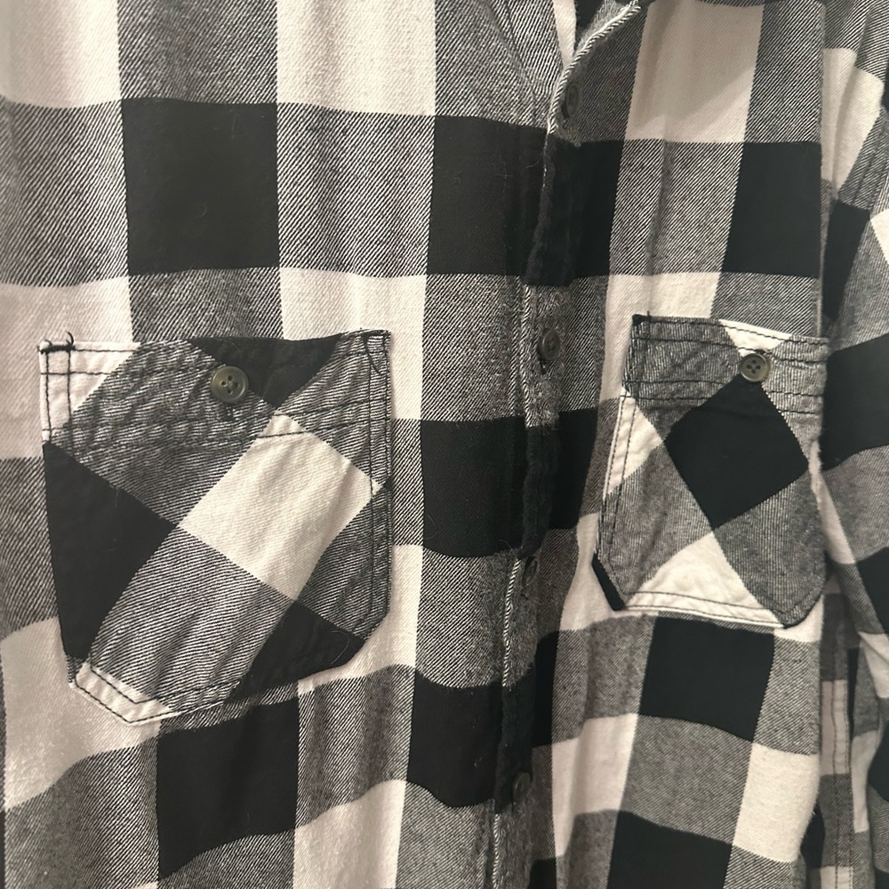 Graphic Stevie Nicks Checkered flannel. Men’s size Medium - Picture 5 of 9